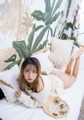趴在厨房撅着大白屁股视频_剧情片免费播放